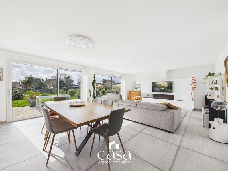 Maison contemporaine - 190 m² - 7 pièces