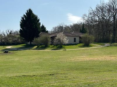 Propriété - 510 m² - 22 pièces