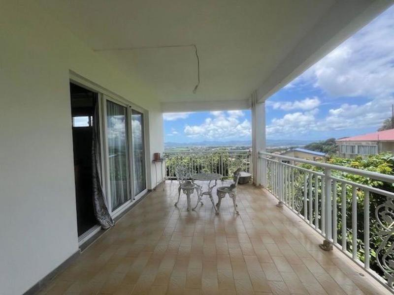 Maison - 438 m² - 11 pièces