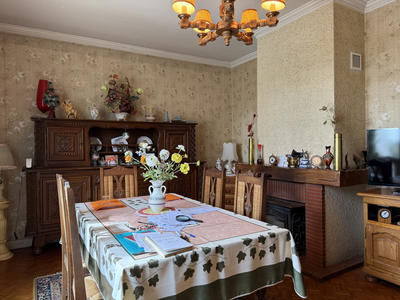 Maison - 90 m² - 5 pièces