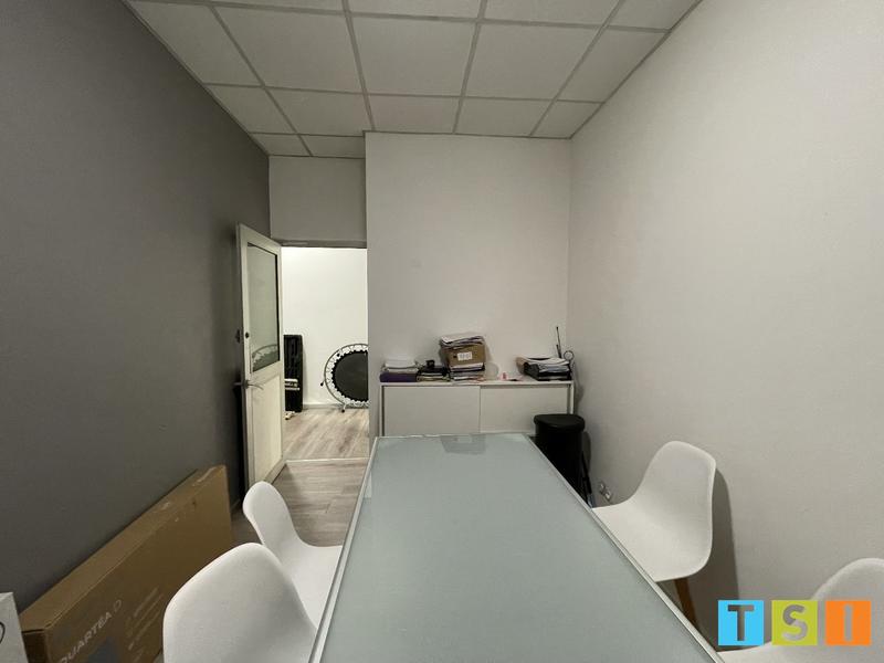 Local d'activités - 368 m² - 7 pièces