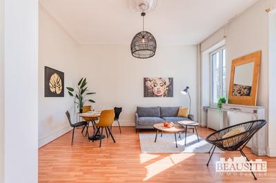 Appartement - 80 m² - 3 pièces