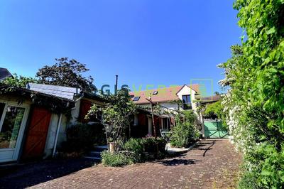 Maison - 162 m² - 8 pièces