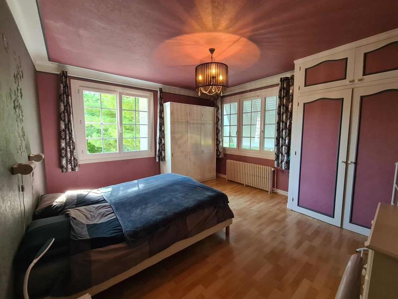 Maison - 170 m² - 8 pièces