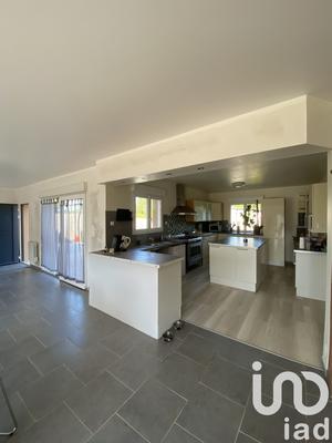 Maison - 218 m² - 5 pièces