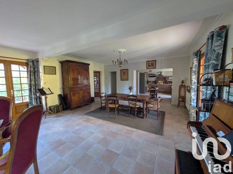 Maison - 235 m² - 10 pièces