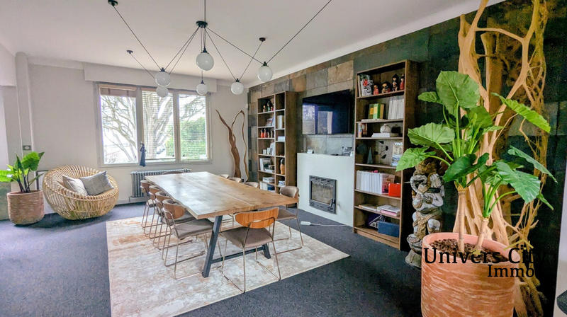 Maison - 284 m² - 11 pièces