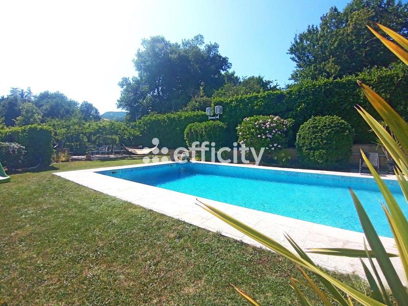 Propriété - 126 m² - 5 pièces