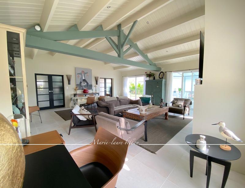 Maison - 273 m² - 7 pièces