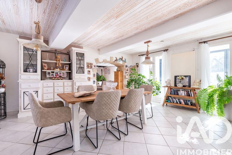 Maison - 329 m² - 16 pièces