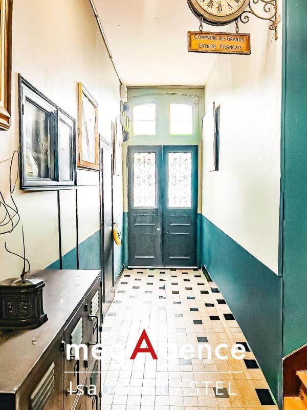 Maison - 216 m² - 9 pièces