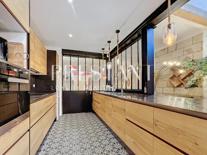 Maison - 200 m² - 7 pièces