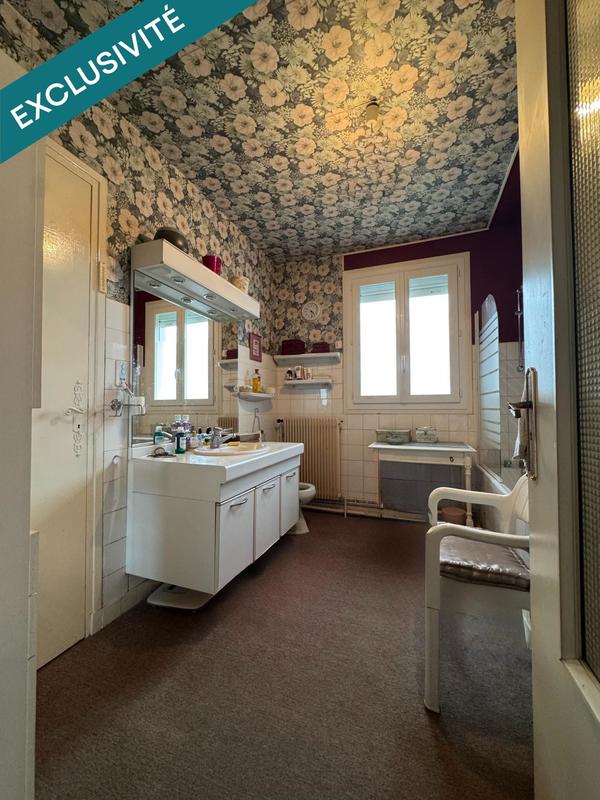 Maison - 235 m² - 9 pièces