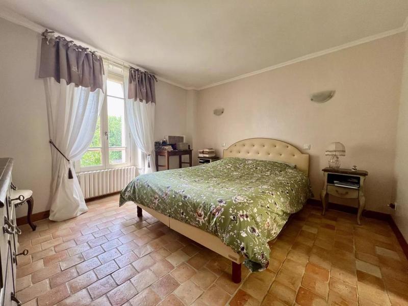 Maison - 148 m² - 9 pièces