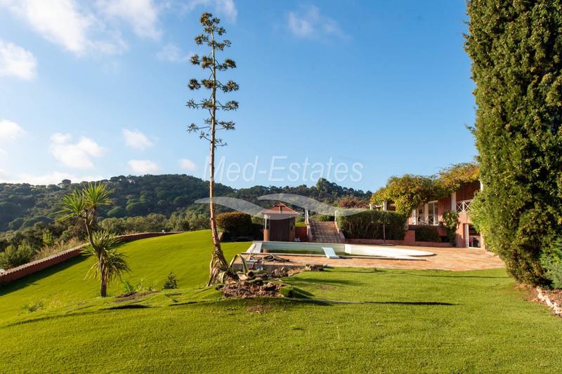 Propriété - 400 m²