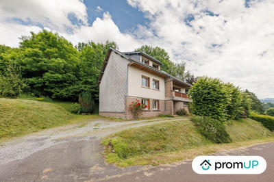 Maison traditionnelle - 223 m² - 12 pièces