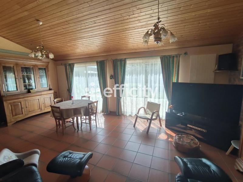 Maison - 211 m² - 6 pièces