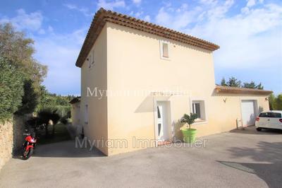 Maison - 220 m² - 5 pièces