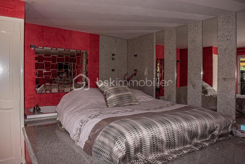 Propriété - 340 m² - 16 pièces