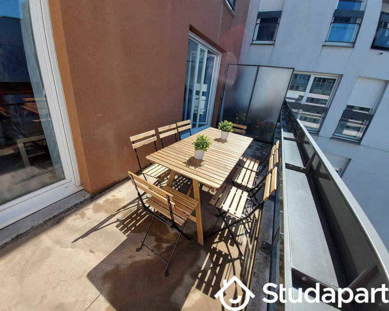 Chambre - 140 m² - 1 pièce