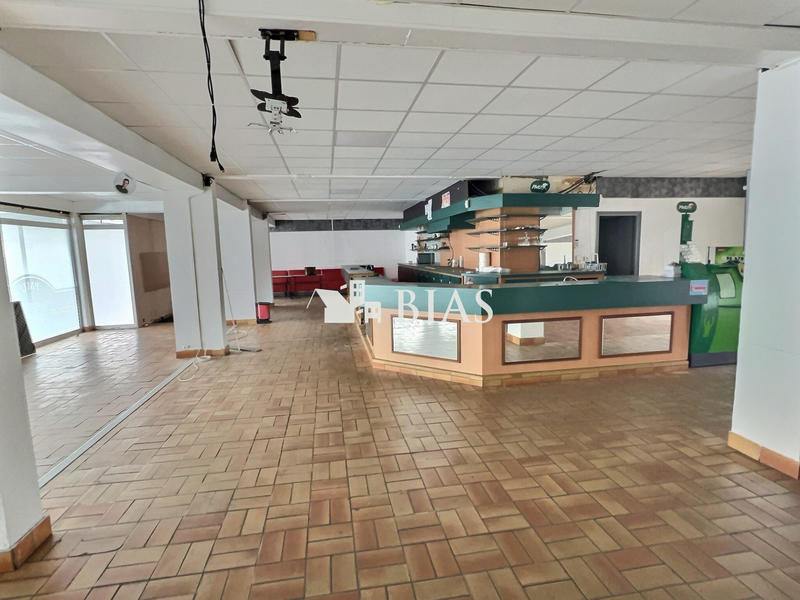 Local commercial - 220 m²