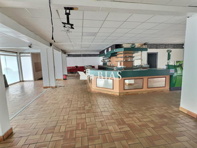 Local commercial - 220 m²