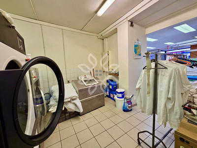 Fonds de commerce - Magasins - 99 m²