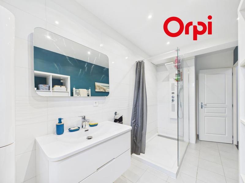 Maison - 102 m² - 5 pièces