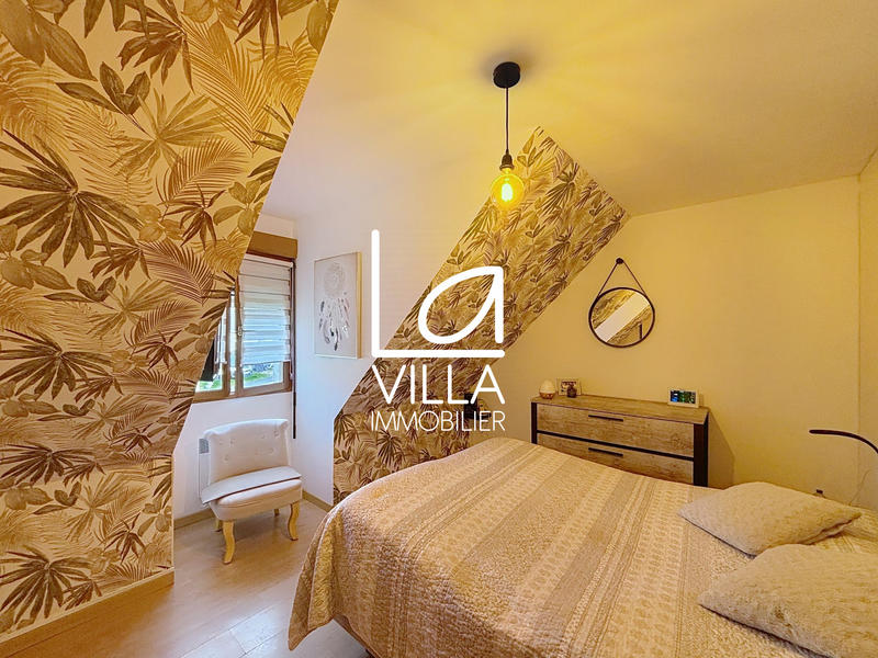 Maison traditionnelle - 117 m² - 6 pièces