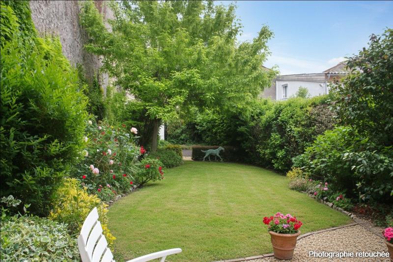 Maison - 220 m² - 6 pièces