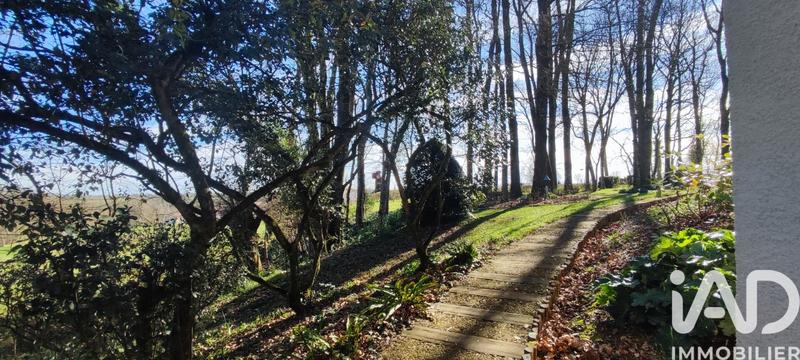 Maison - 277 m² - 9 pièces