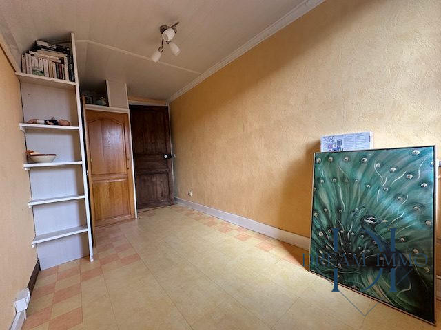 Maison - 216 m² - 7 pièces