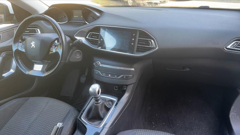 Peugeot 308 II 1.5 BlueHDi 100 Style