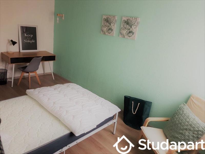 Chambre - 13 m² - 1 pièce