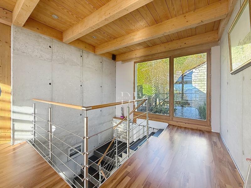 Maison - 300 m² - 6 pièces