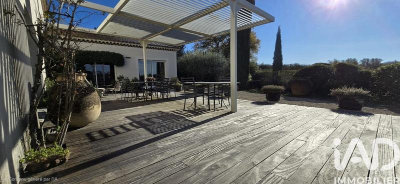 Maison - 280 m² - 9 pièces