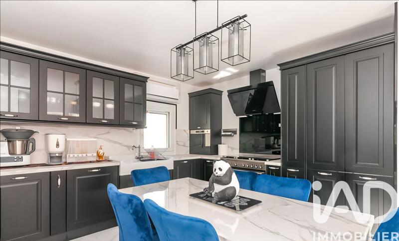 Maison - 144 m² - 5 pièces