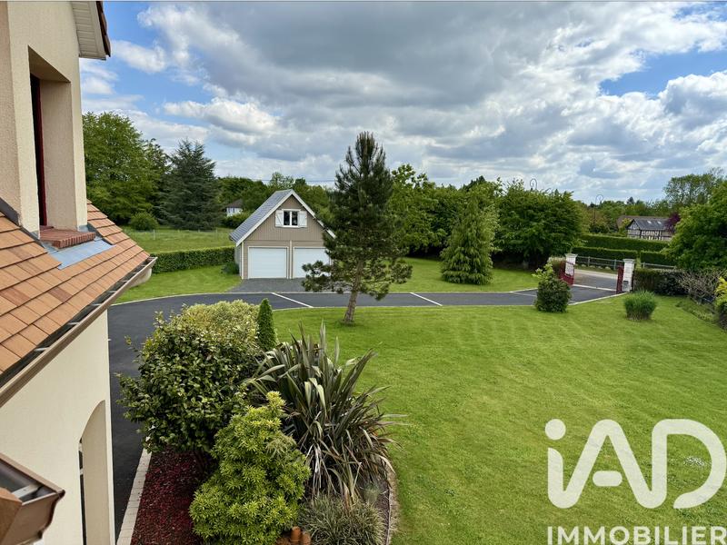 Maison - 220 m² - 8 pièces