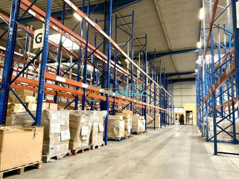 Local d'activité / Entrepôt - 3 699 m²