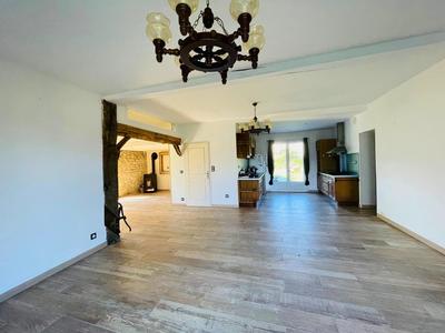 Maison - 262 m² - 9 pièces