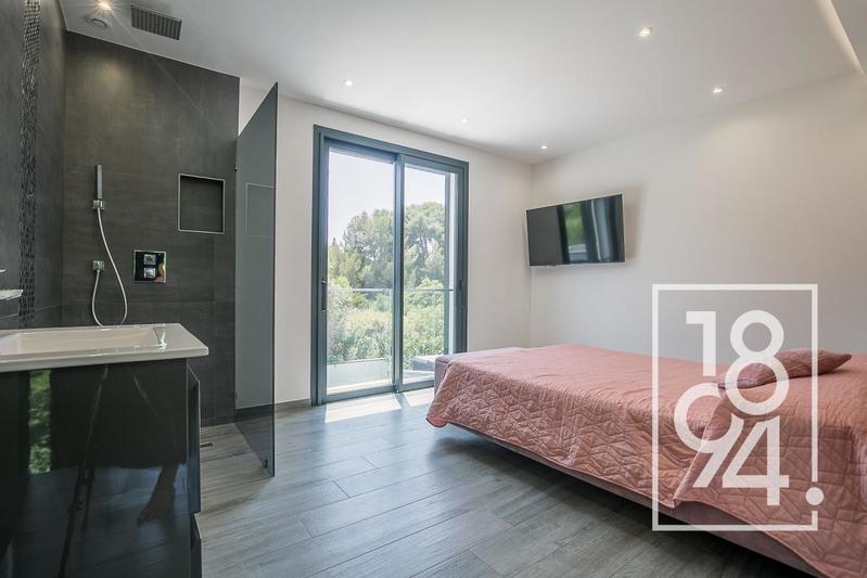 Maison - 391 m² - 8 pièces