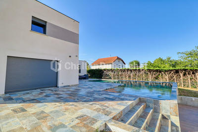 Maison - 140 m² - 5 pièces