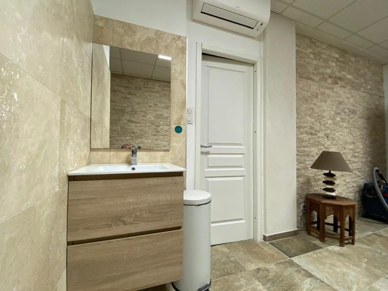 Fonds de commerce - Magasins - 108 m²