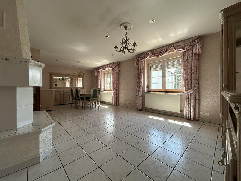 Maison - 227 m² - 6 pièces