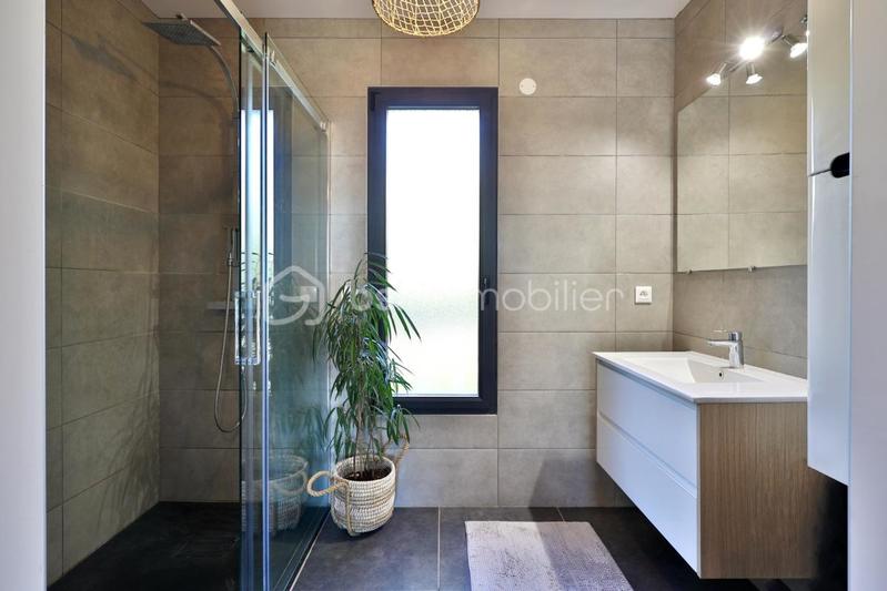 Villa - 147 m² - 6 pièces