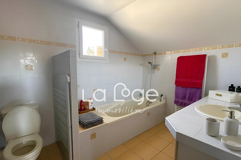 Maison - 112 m² - 5 pièces