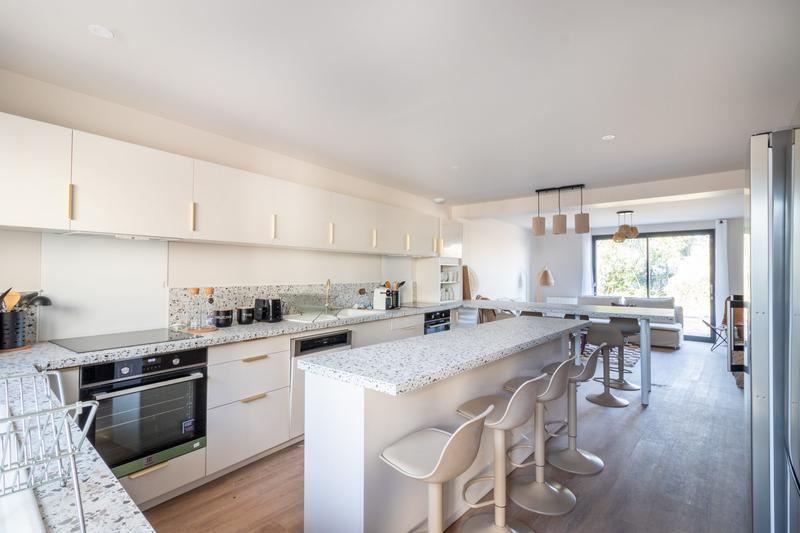 Maison - 296 m² - 15 pièces