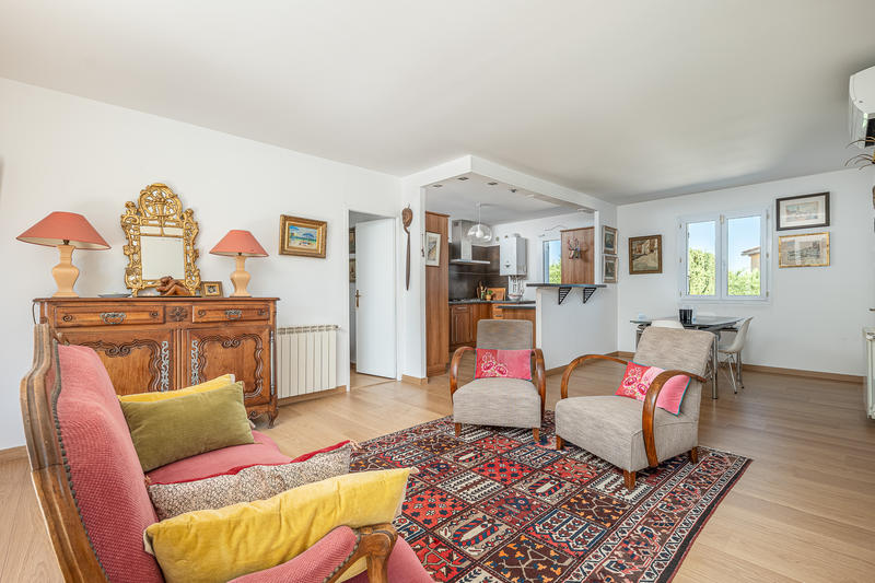 Maison - 96 m² - 5 pièces