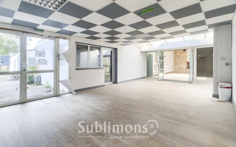 Local commercial - 1 140 m² - 14 pièces