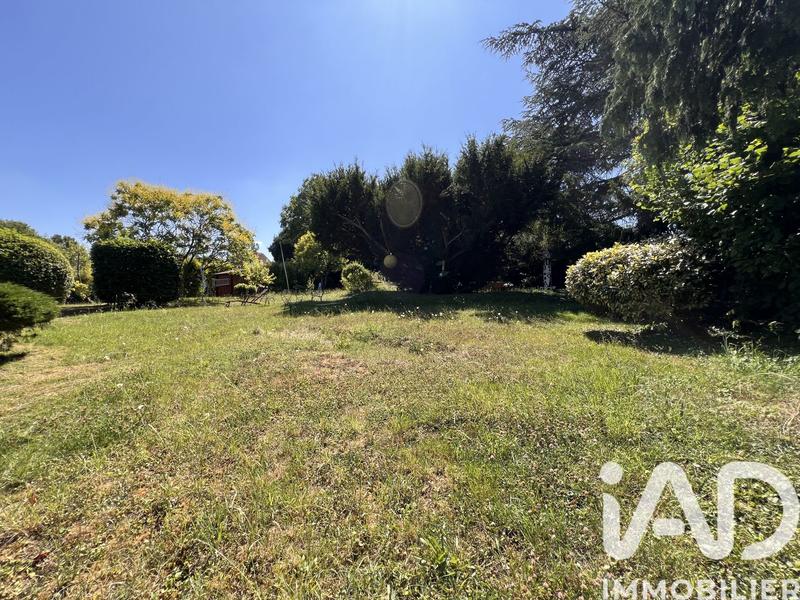 Maison - 214 m² - 8 pièces